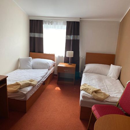 Hotel Cerny Orel Zatec المظهر الخارجي الصورة