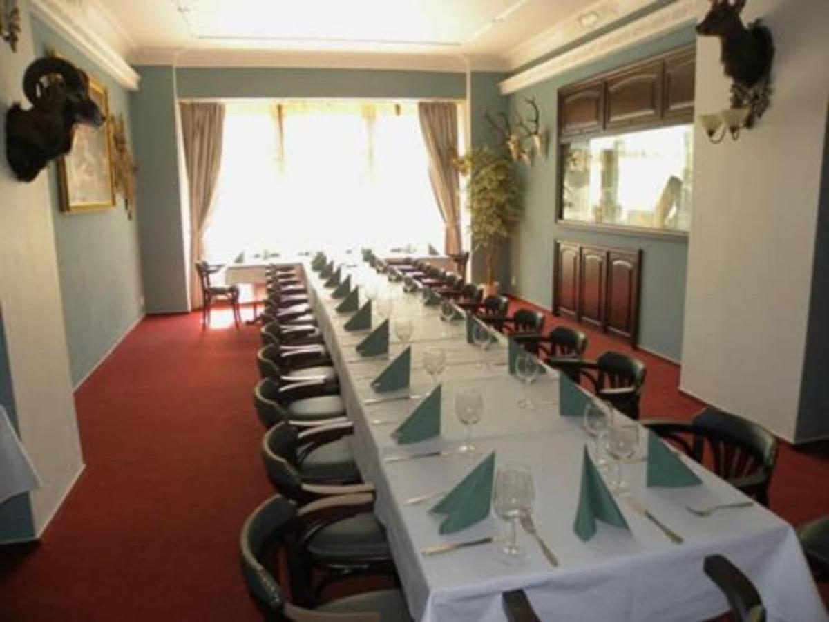 Hotel Cerny Orel Zatec المظهر الخارجي الصورة