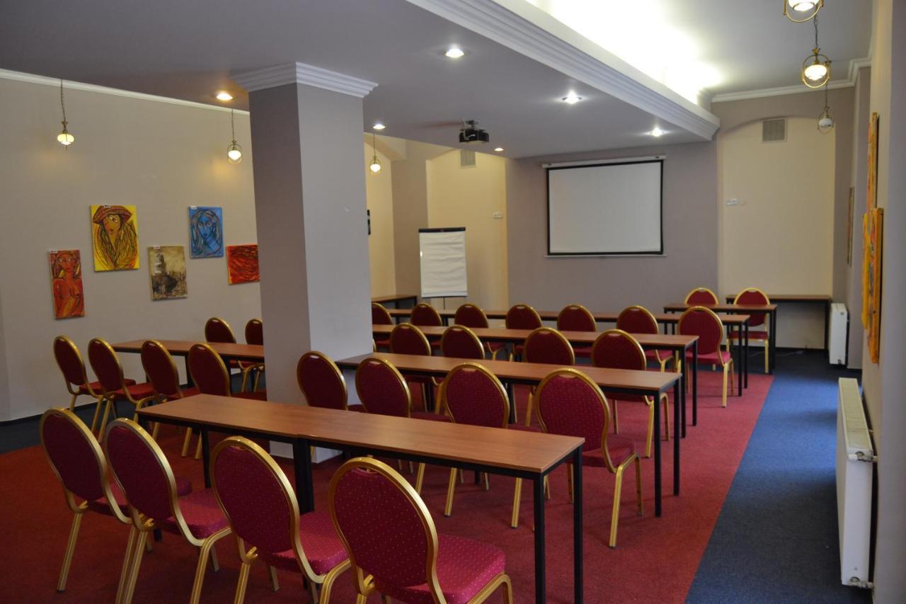 Hotel Cerny Orel Zatec المظهر الخارجي الصورة