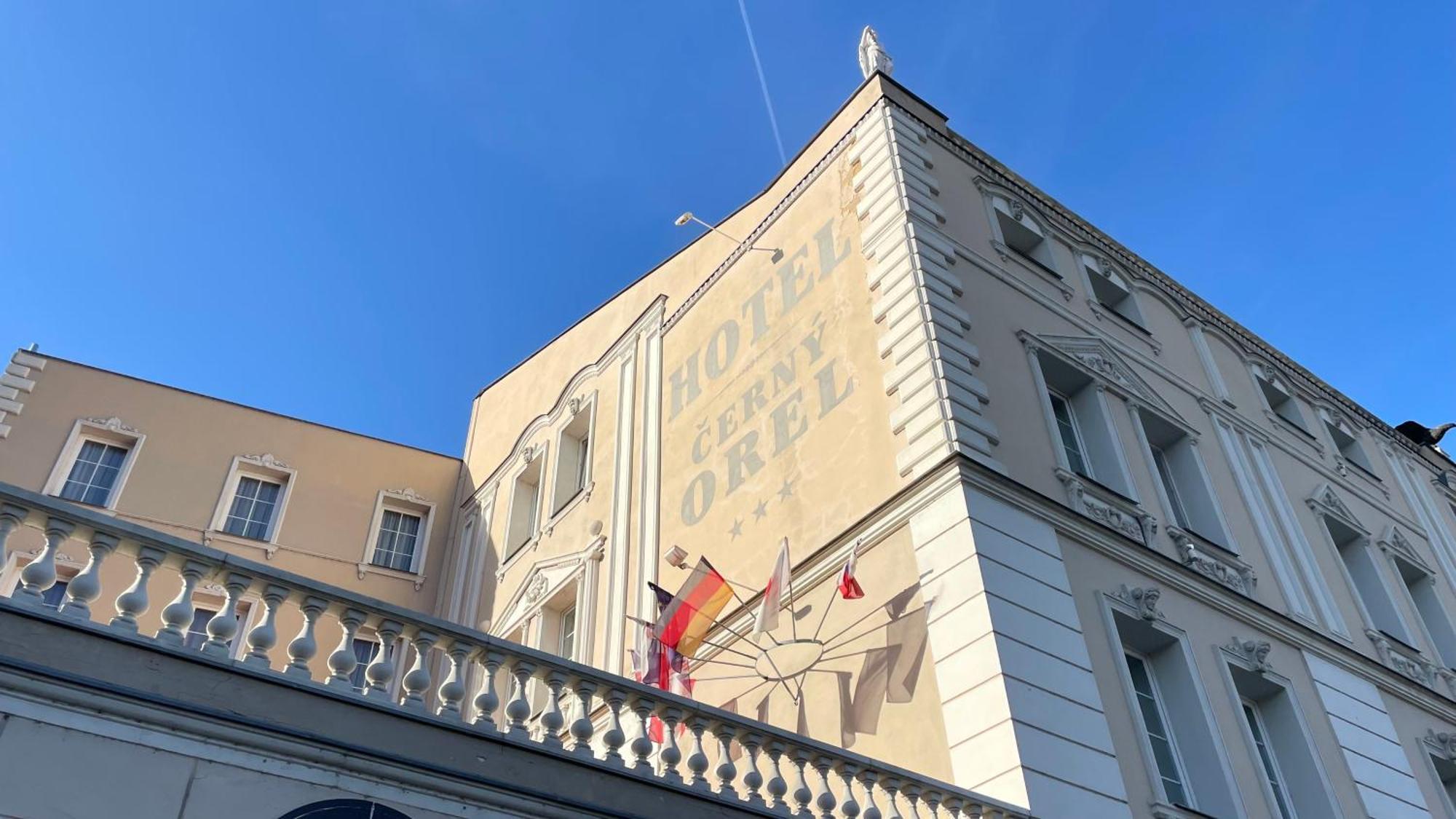 Hotel Cerny Orel Zatec المظهر الخارجي الصورة