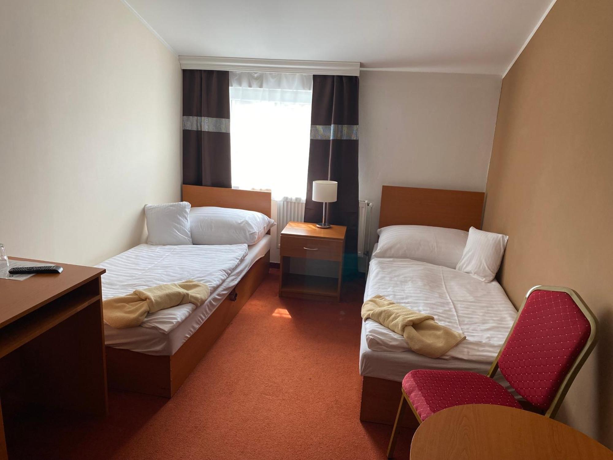 Hotel Cerny Orel Zatec المظهر الخارجي الصورة