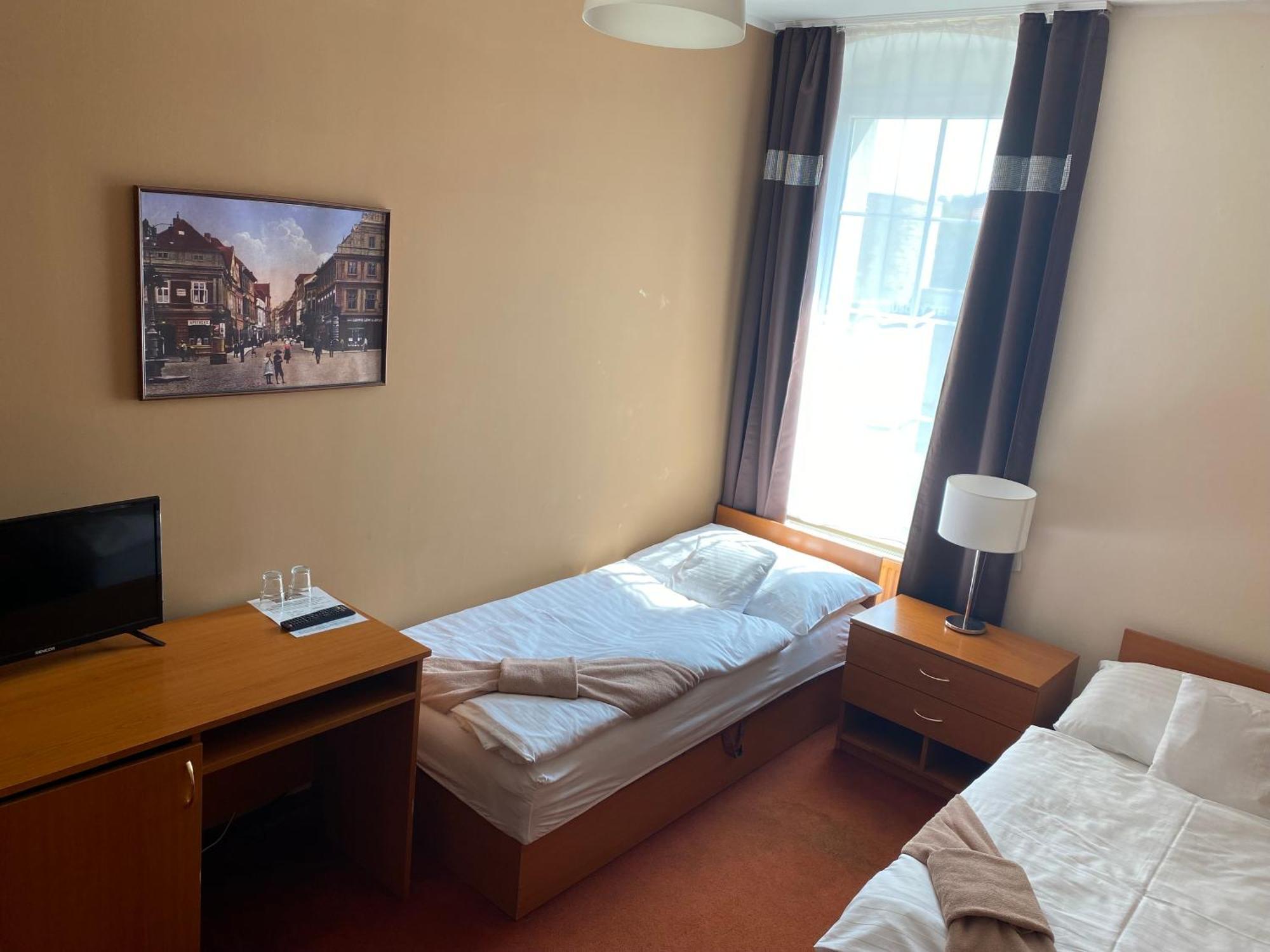 Hotel Cerny Orel Zatec المظهر الخارجي الصورة